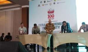 Penandatanganan Nota Kesepahaman Bupati Solok menuju Program 100 Smart City