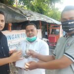 Semua Harus Sehat, KI Sumbar Berbagi Hand Sanitizer