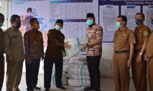 Antisipasi Penyebaran Covid19, Perantau Padang Panjang Sumbangkan 14 Ribu Masker