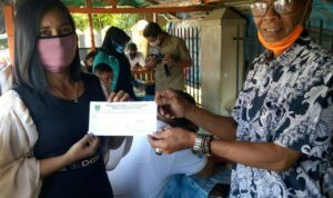 Berbagi Kasih Ala HM Nurnas Saat Pandemi Covid19 Dengan Wartawan