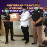 Himpuni dan Lemhanas RI Salurkan Bantuan APD Melalui IKA Unand