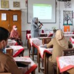 Jurusan Bahasa Inggris PNP Lakukan PPKM di SDN 01 Sawahan Padang