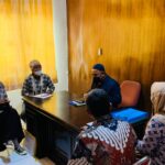 Sengketa Informasi CSR BUMN, LHI- PT Telkom Bersalaman