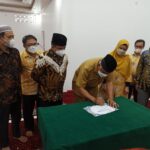 Jadi Imam Perdana, Mahyeldi Resmikan Masjid Alumni Farmasi Unand