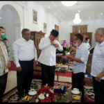 Sematkan pin PII, Gubernur Mahyeldi Sepakat Bergabung Satukan Visi dan Misi