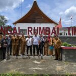 Sungai Rumbai Timur dan SMAN 1 Sitiung Pede Terbaik dari Monev KI Sumbar