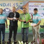 Pegolf Nasir Angkat Piala. Gubernur Sumbar, Ini Pemenang AGT 2022