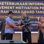 Bawaslu Pessel Raih Dua Penghargaan Sekaligus Dalam Anugerah Komisi Informasi Tahun 2022