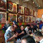 Didampingi Tokoh Ranah Minang Erick Tohir Nikmati Makan di Rajo Durian