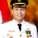 Walikota Genius Umar Terima Pengharagaan Unversial Health Coverage dari Wakil Presiden