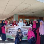 Nevi Zuairina Bersama PW ALPPIND  Berbagi Sembako di Bulan Ramadhan