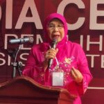 Serba Merah Jambu Emma Yohanna Resmi  Mendaftar sebagai Calon Anggota DPD RI