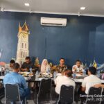 Hj. Nevi Zuairina Peduli Satpam di Dapil