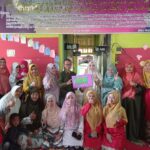 Hj. Nevi Zuairina Menyerahkan Dukungan Tanggung Jawab Sosial dan Lingkungan (TJSL) PT Bukit Asam kepada Yayasan Auladi di Kota Payakumbuh