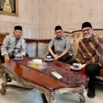 Ummat se Indonesia Antarkan AMIN Daftar ke KPU