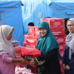 Respon Cepat, Ketua LKKS Sumbar, Harneli Mahyeldi Sambangi Korban Kebakaran Padang Panjang