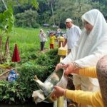 Anggota DPR, Hj. Nevi Zuairina Gelar Pelepasan Ikan di Sungai, Sekaligus Semarakkan Kegiatan Mancing Ikan Bersama Warga