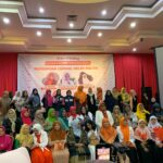 Hj. Nevi Zuairina Menghadiri Seminar “Perempuan Cerdas, Melek Politik” di Padang, Sumatera Barat