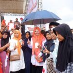 Hj. Nevi Zuairina Hadir di Tengah Ribuan Massa Kampanye PKS  di Dapil II Sumatera Barat