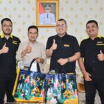 Toko Ritel MR Jogjakarta Bantu Korban Banjir Padang