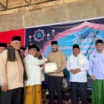 Fadly Amran Terima Penghargaan Tokoh Sayang Santri di Peringatan Hari Santri Nasional