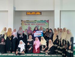 Nevi Zuairina Serahkan Bantuan TJSL untuk Dua Musholla di Kabupaten Agam