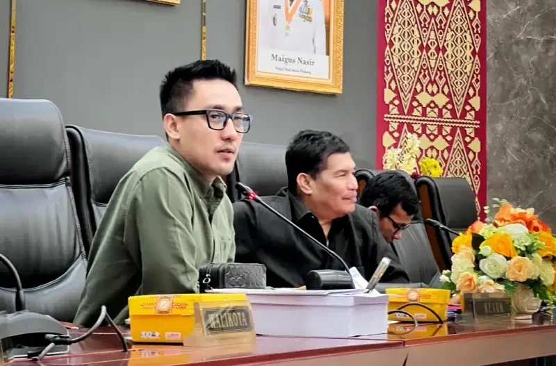 tiga-opd-masih-disorot,-komisi-ii-dprd-apresiasi-capaian-pad-pemko-padang-2025