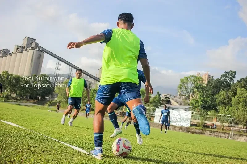 dipimpin-coach-edu,-semen-padang-fc-jalani-latihan-perdana