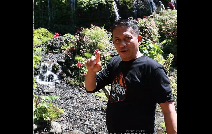 tiru-konsep-wisata-alam,-wakil-ketua-dprd-sumbar-evi-yandri-kunjungi-air-terjun-penumpahan