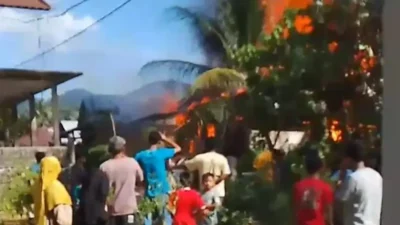 tiga-rumah-warga-pasaman-barat-ludes-terbakar