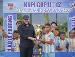 Wali Kota Tutup Festival KNPI Cup U-12 di Padang