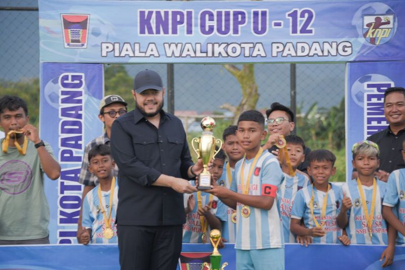 festival-knpi-cup-u-12-ditutup,-ssb-kladentis-juara