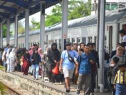 KA Pariaman Ekspres: Angkut Wisatawan, Jadi Favorit Libur Sekolah
