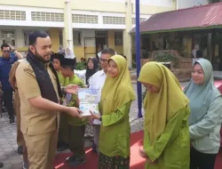 Pemko Padang Gratiskan LKS, Dukung Pendidikan Inklusif Siswa Kurang Mampu