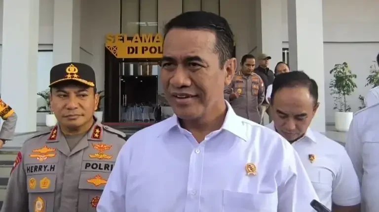 mentan-amran-sulaiman-apresiasi-polda-riau-ungkap-beras-oplosan