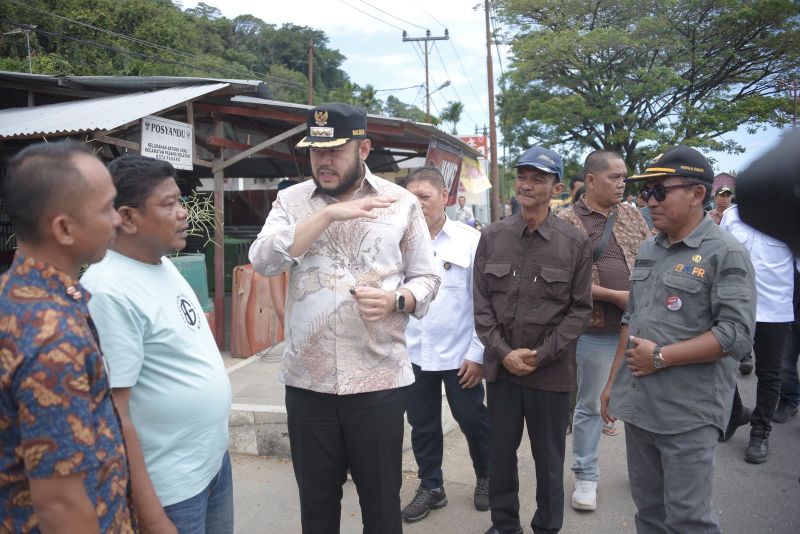 sabut-hari-jadi-ke-356,-jalan-berlubang-di-padang-ditambal