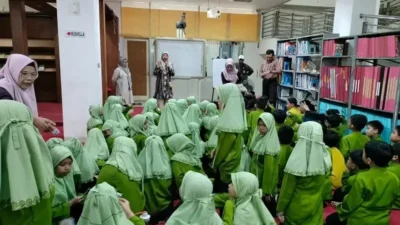 murid-sd-pertiwi-2-ikuti-pelatihan-di-dinas-kearsipan-dan-perpustakaan-sumbar