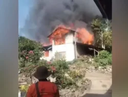 Kebakaran Hebat Landa Canduang, Rumah Guru Hangus Terbakar