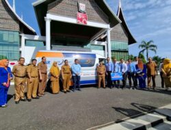 Bank Nagari Serahkan Bantuan Mobil CSR Tingkatkan Layanan RSUD