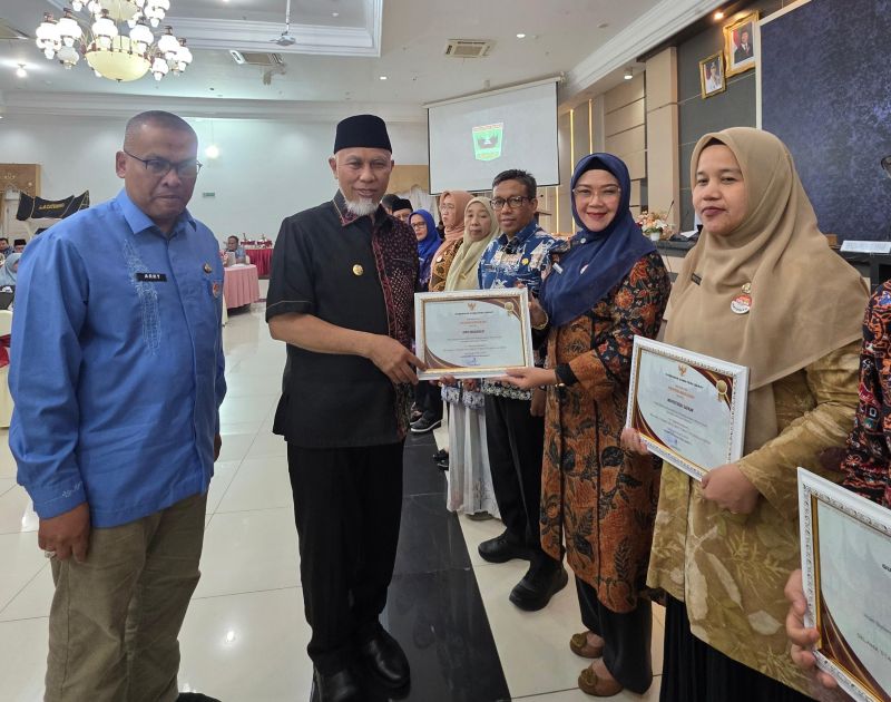 gemilang,-biro-organisasi-sumbar-raih-dua-penghargaan-sakip-2025