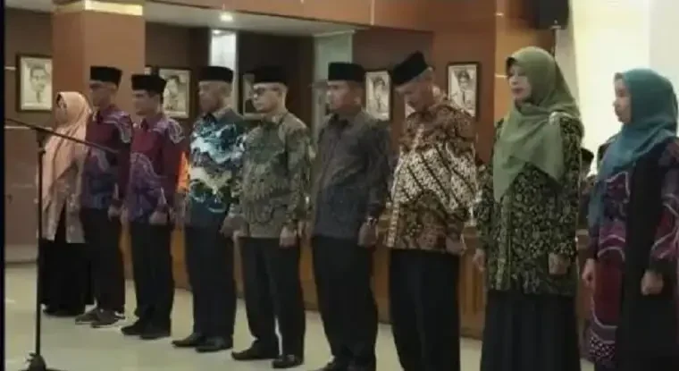 ramlan-kukuhkan-lptq-kota-bukittinggi-periode-2025-2030.