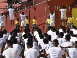 181 Casis TNI AL Padang Ikuti Uji Kesamaptaan Jasmani