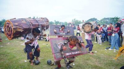 Pawai HUT RI Sungai Duo: Warga Suarakan Kritik Sosial