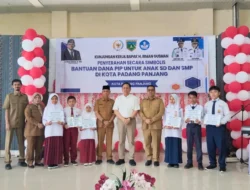 Salurkan Beasiswa PIP Gelombang Ke 2 untuk 437 Siswa Sumbar, Irman Gusman: Akan Terus Diperluas