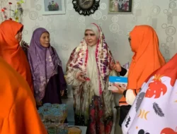 Hj. Nevi Zuairina Serahkan Bantuan Pengeras Suara untuk Komunitas RKI dan Rumah Baca