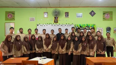 KPU Tanah Datar Mengajar, Ajak Siswa SMA 2 Batusangkar Aktif sebagai Pemilih Pemula