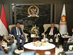 ‎Dony Oskaria dan Dasco Bahas Buyback Saham BUMN di Tengah Tekanan Pasar Global