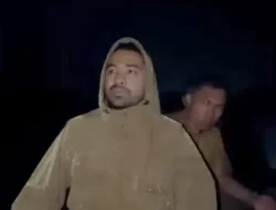 Baru Mendarat di Padang, Zigo Rolanda Langsung Terjun ke Lokasi Banjir Bersama Fadly Amran Evakuasi Warga