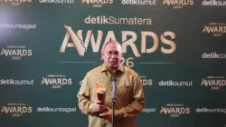 Terima Penghargaan Tokoh Pembangunan, Andre Rosiade Tegaskan Komitmen Majukan Sumatera Barat